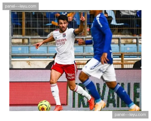 即时：雷恩3-0领先斯特拉斯堡，埃杜阿尔德完成帽子戏法