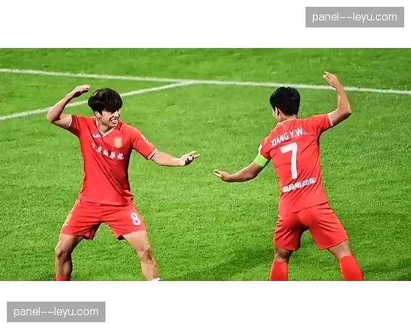 重庆铜梁龙六轮仅失4球，恩加德乌阿马杜构筑钢铁防线